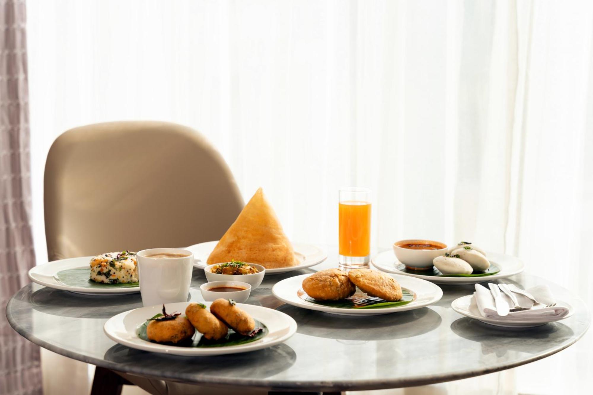 Courtyard By Marriott Gorakhpur Hotel Kültér fotó