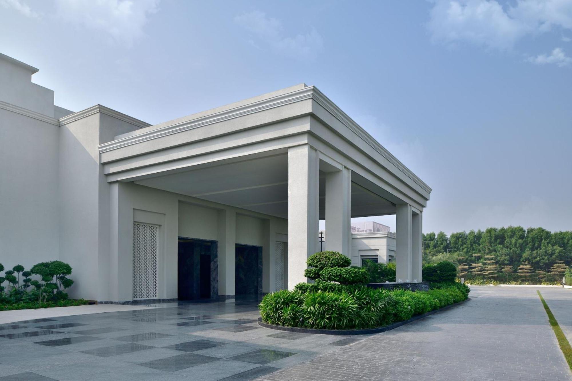Courtyard By Marriott Gorakhpur Hotel Kültér fotó